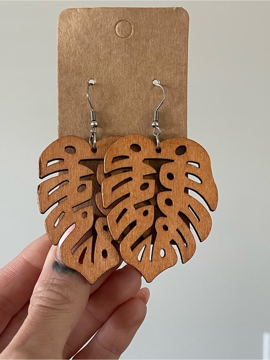 Jewelry - Leaf wooden earrings